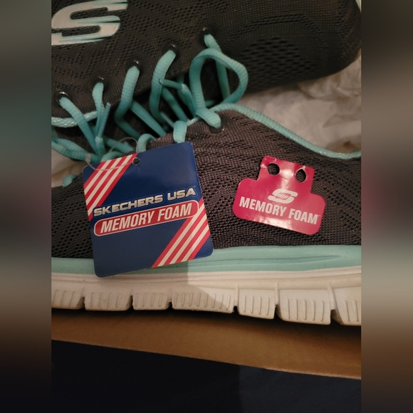 LAST CHANCE 👉🏻👉🏻 Sketchers Grace Sneakers - Picture 6 of 6